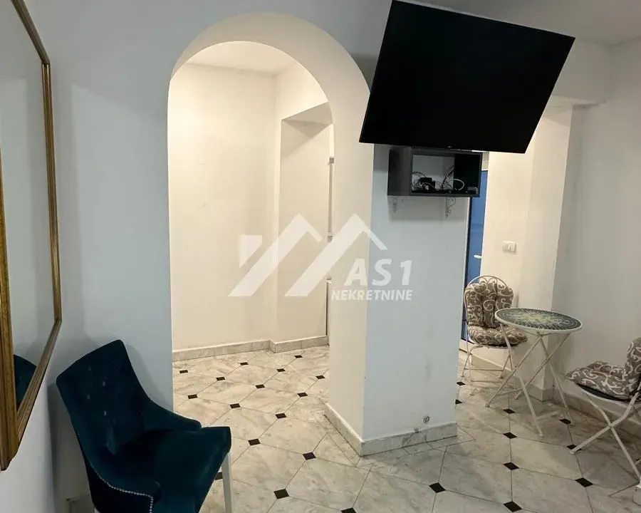 Izdavanje, stan, 28m², Centar, Novi Sad