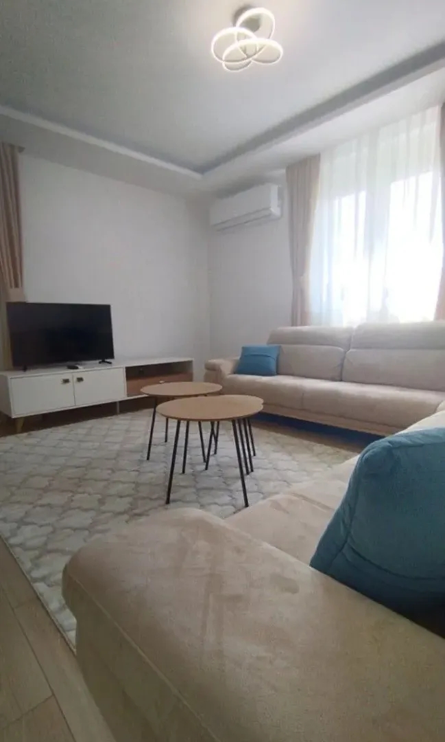 Izdavanje, trosoban stan, 100m², Zagorič, Podgorica