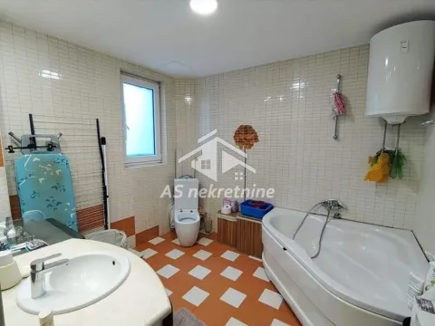 Rent, three bedroom apartment, 72m², Slavija, Vračar Sve Podlokacije - image 22