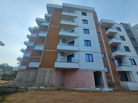 Prodaja, jednosoban stan, 48m², Ulcinj, Crna Gora - image 10