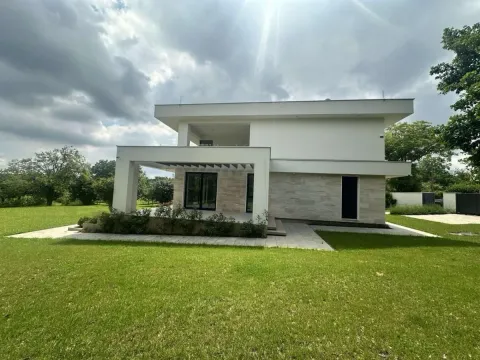 Sale, house, 242m², Bocke, Petrovaradin