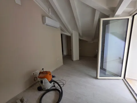 Prodaja, garsonjera, 43m², Bečići, Budva - image 9