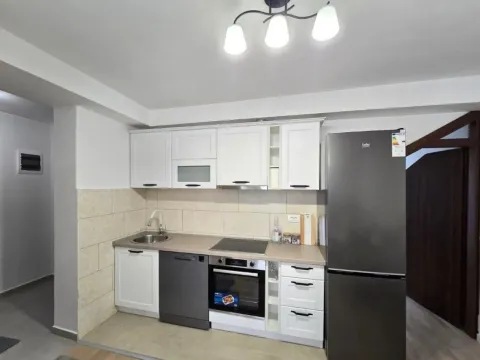 Izdavanje, jednosoban stan, 50m², Centar, Tivat - image 9