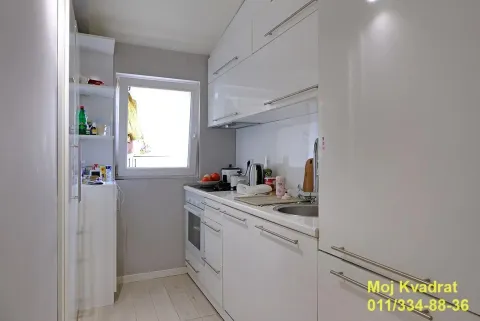 Sale, three bedroom apartment, 99m², Kalenić Pijaca, Vračar Sve Podlokacije - image 4