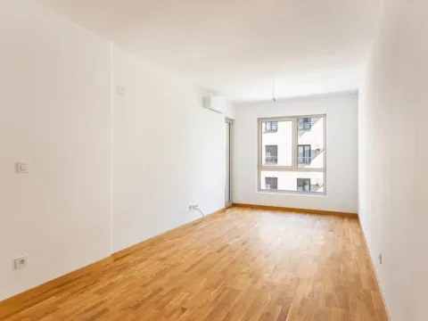 Sale, one bedroom apartment, 43m², Bečići, Budva - image 5