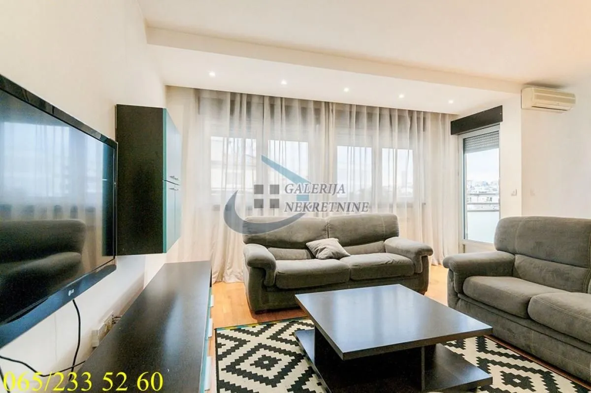Prodaja, četvorosoban stan, 101m², Autokomanda, Voždovac Sve Podlokacije