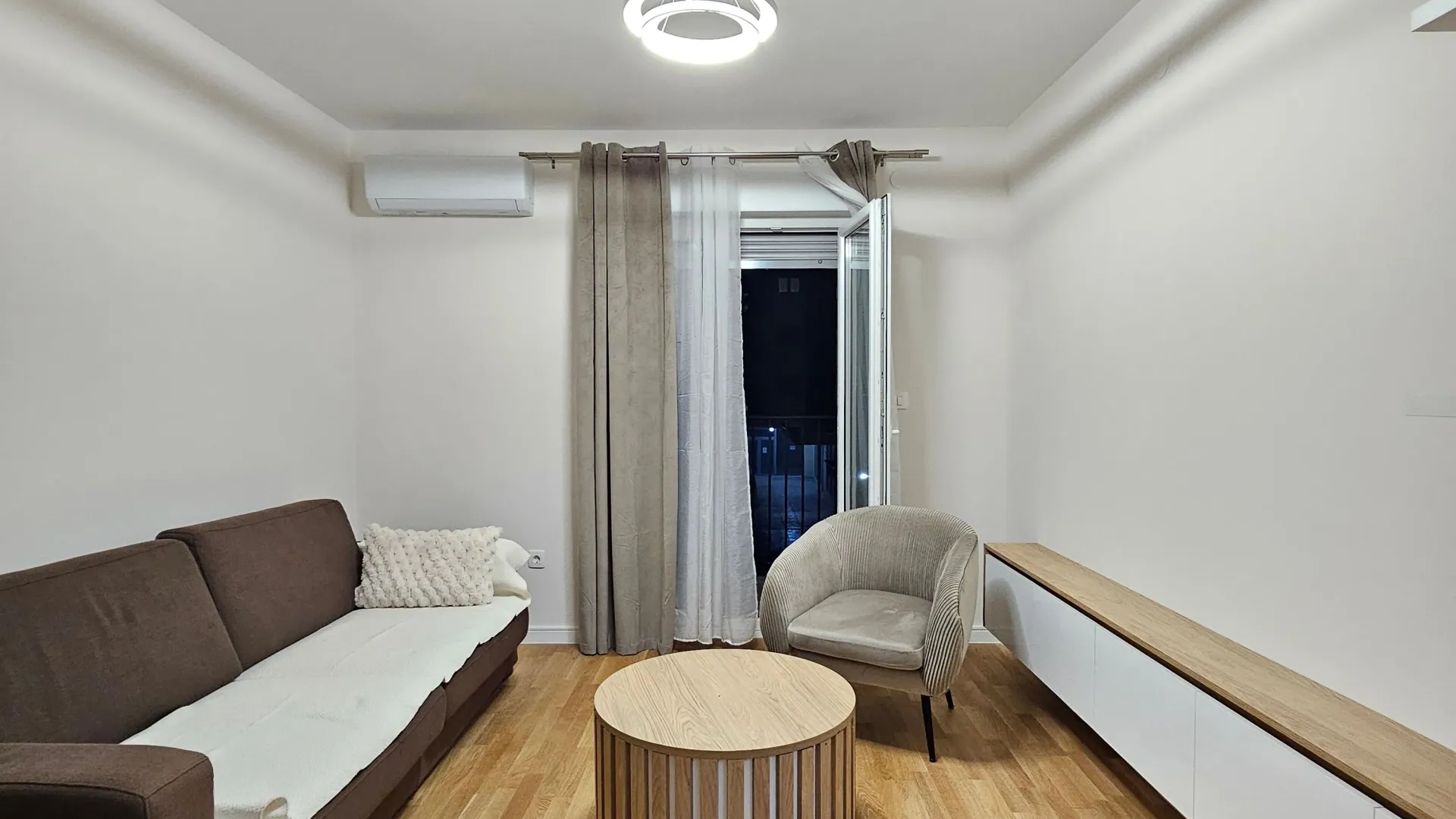 Rent, one bedroom apartment, 40m², Pobrežje, Podgorica