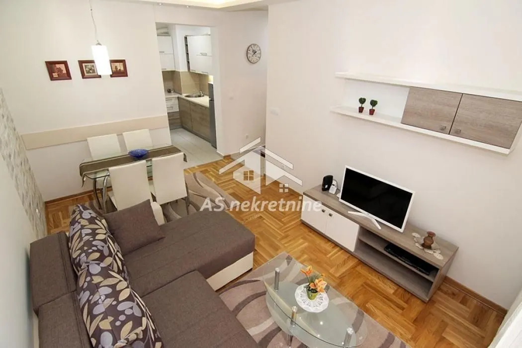 Izdavanje, dvosoban stan, 50m², Trošarina, Voždovac Sve Podlokacije