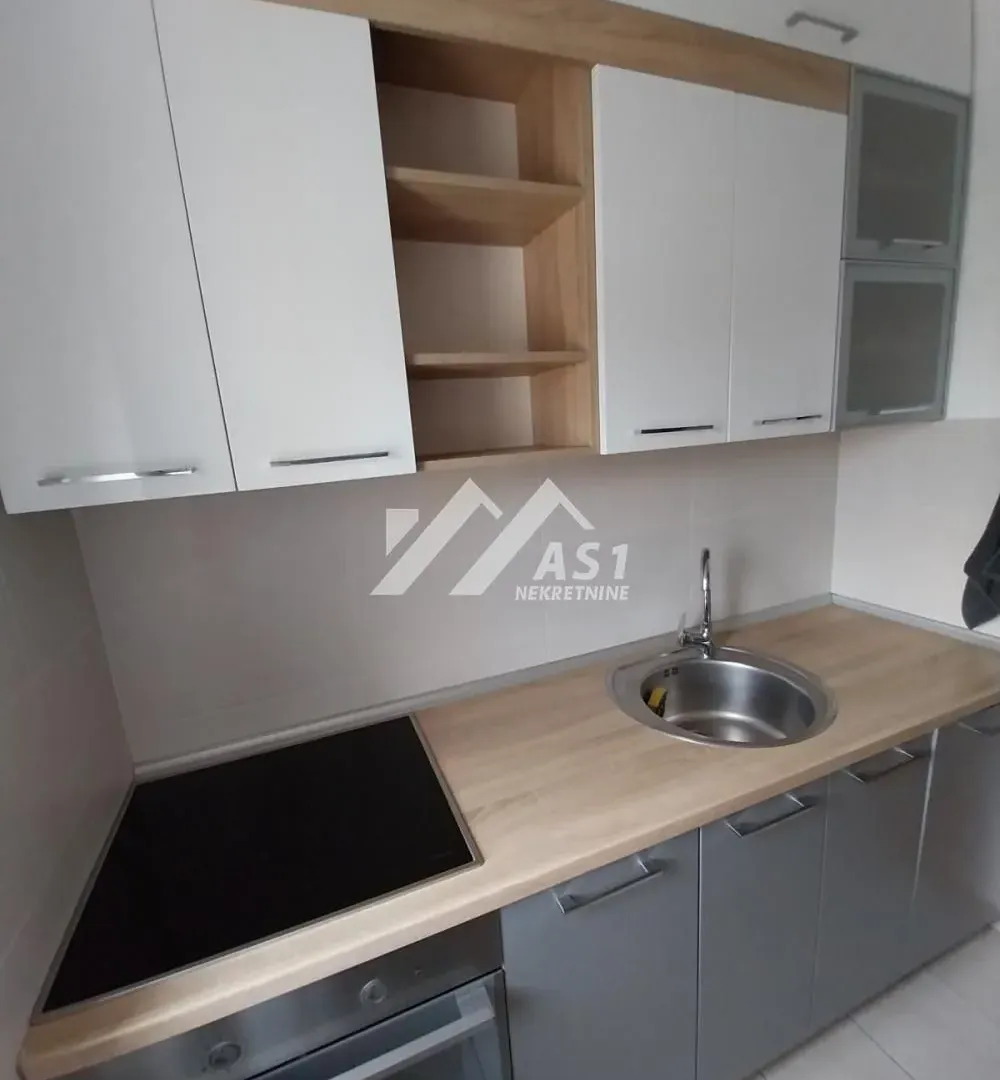 Izdavanje, četvorosoban stan, 70m², Podbara, Novi Sad Sve Podlokacije