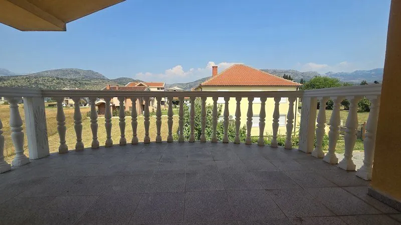 Sale, house, 319m², Zlatica, Podgorica