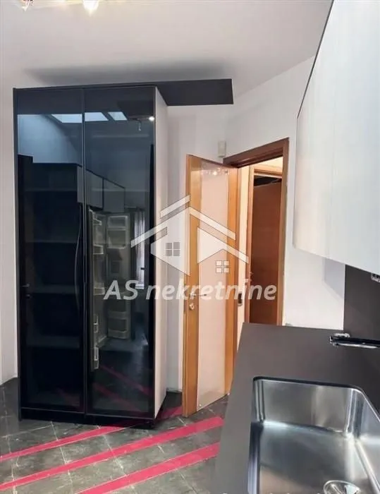 Izdavanje, stan, 220m², Savski Venac, Beograd