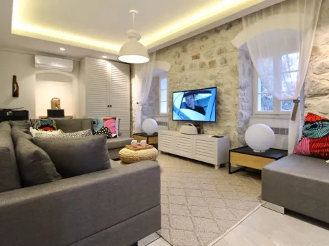Prodaja, kuća, 131m², Radovići, Tivat - image 2