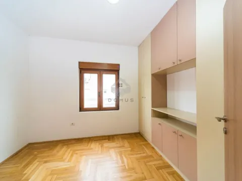 Rent, two bedroom apartment, 65m², City Kvart, Podgorica - image 9