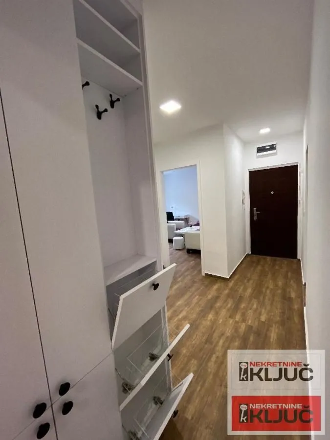 Izdavanje, dvosoban stan, 56m², Grbavica, Novi Sad Sve Podlokacije