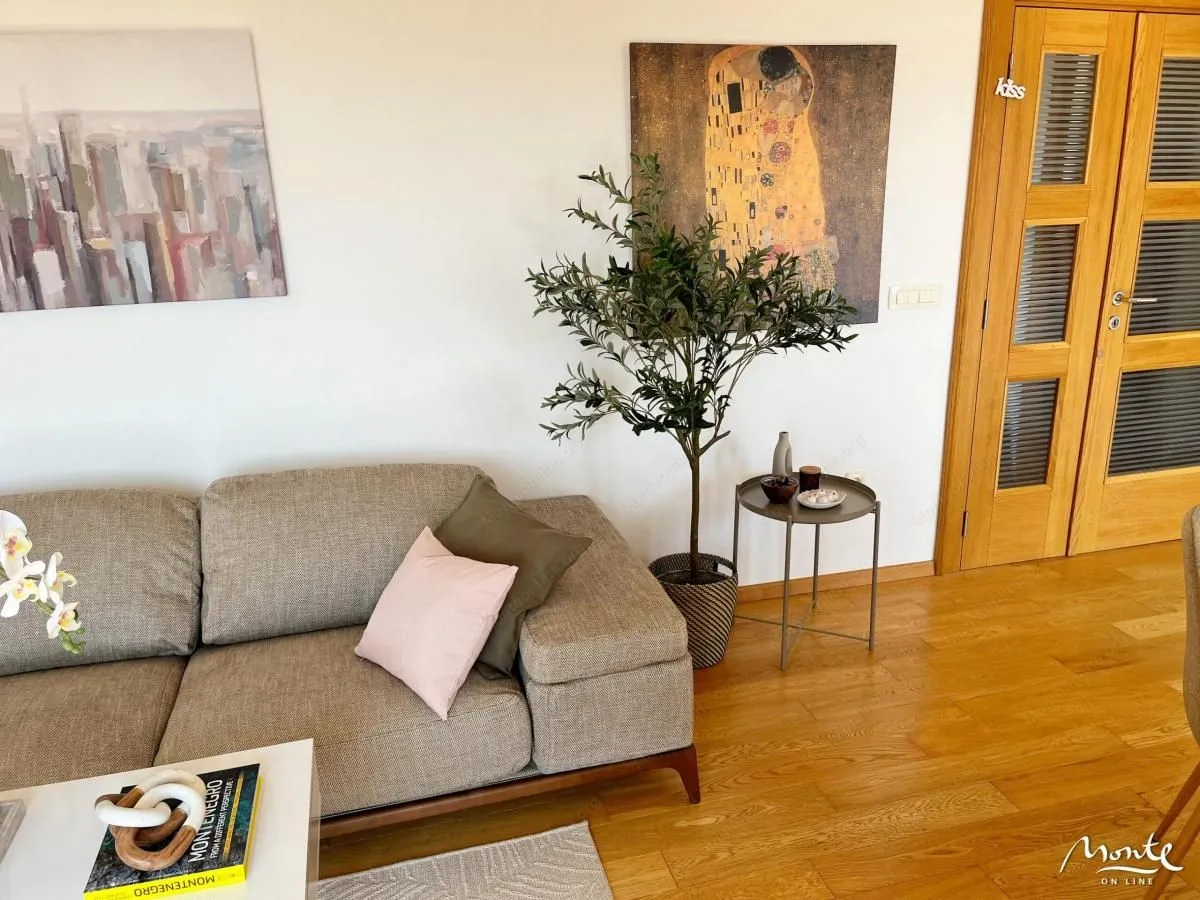 Prodaja, trosoban stan, 99m², Tivat, Crna Gora