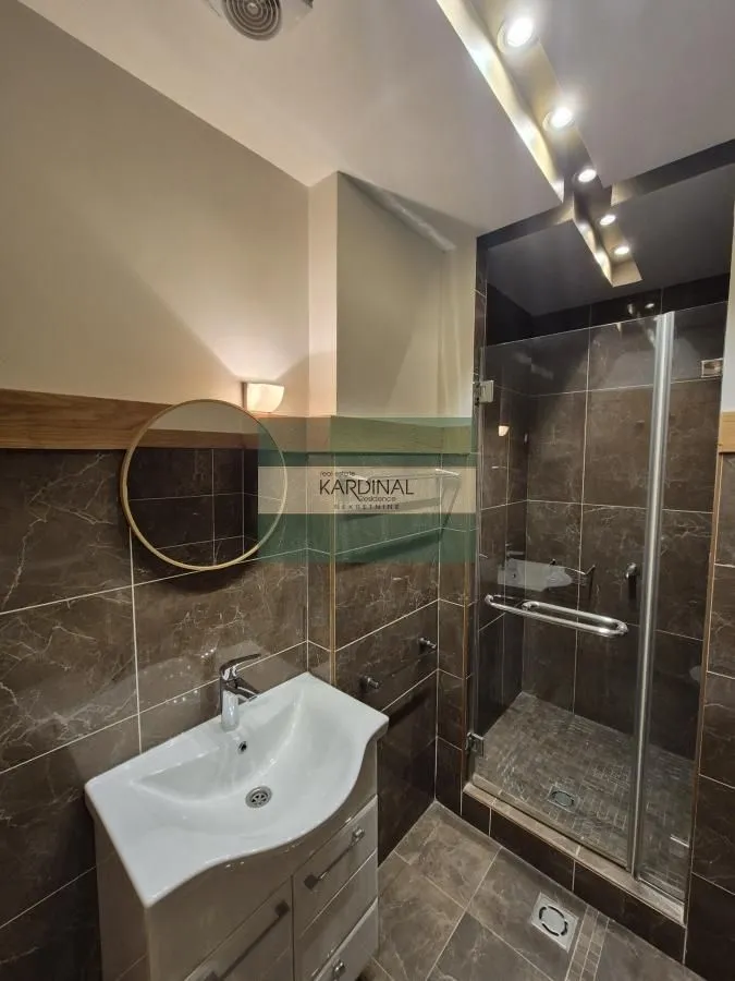 Prodaja, trosoban stan, 88m², Vašarište, Jagodina