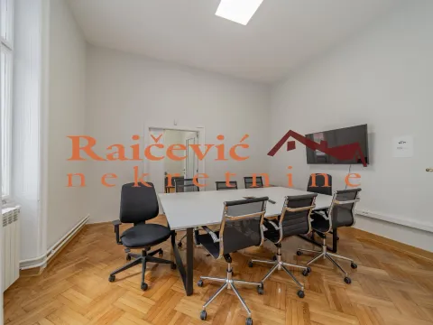 Izdavanje, poslovni prostor, 239m², Stari Grad, Beograd - image 2