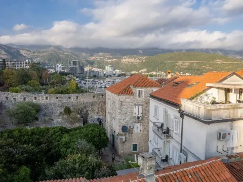 Prodaja, kuća, 222m², Stari Grad, Budva - image 13