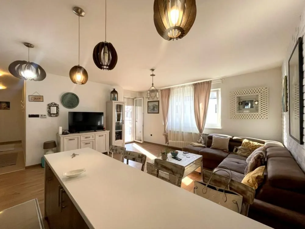 Rent, three bedroom apartment, 68m², Južni Bulevar, Vračar Sve Podlokacije