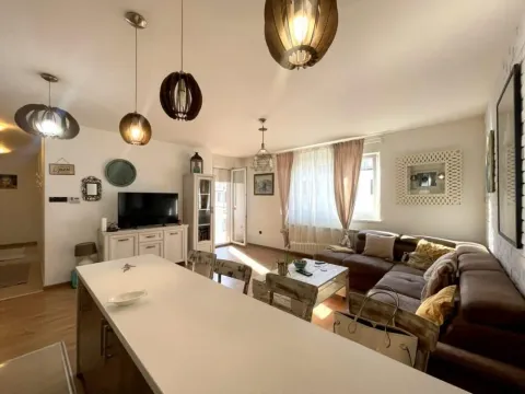 Rent, three bedroom apartment, 68m², Južni Bulevar, Vračar Sve Podlokacije - image 4