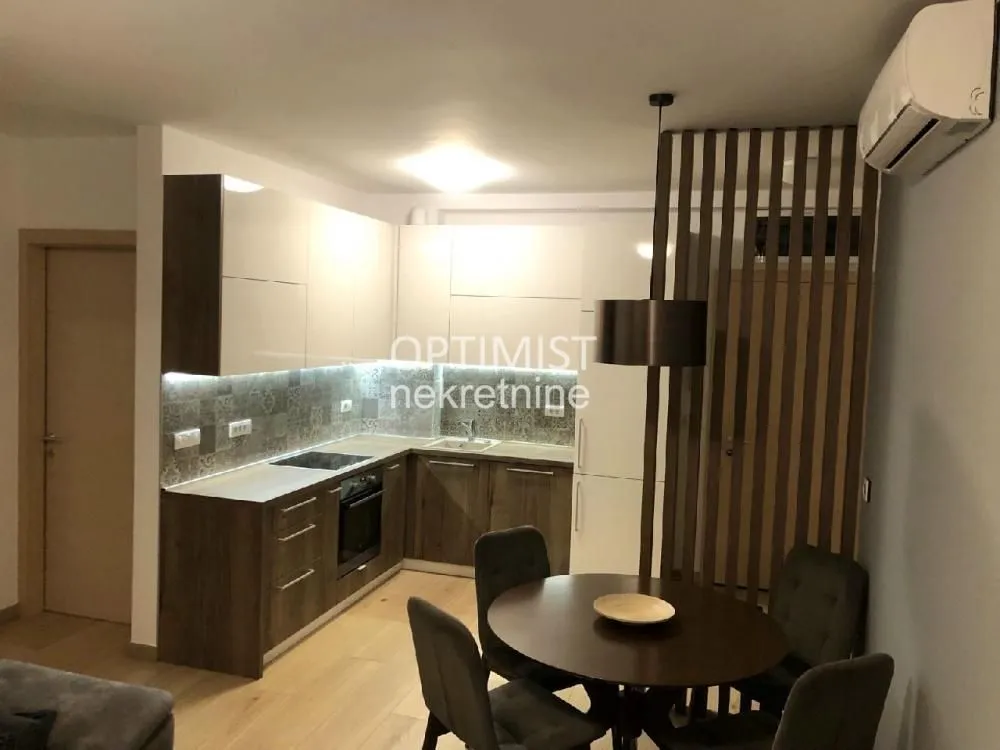 Izdavanje, trosoban stan, 65m², Crveni Krst, Beograd
