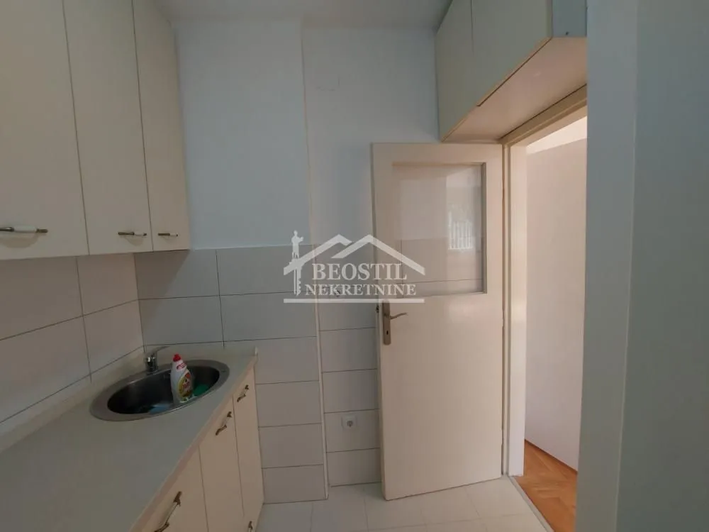 Rent, three bedroom apartment, 65m², Novi Beograd Blok 21, Novi Beograd Sve Podlokacije
