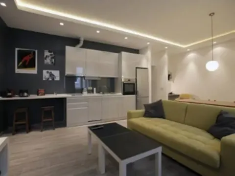 Izdavanje, trosoban stan, 115m², Stari Grad, Beograd