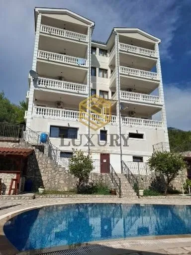 Sale, hospitality venue, 1050m², Markovići, Budva