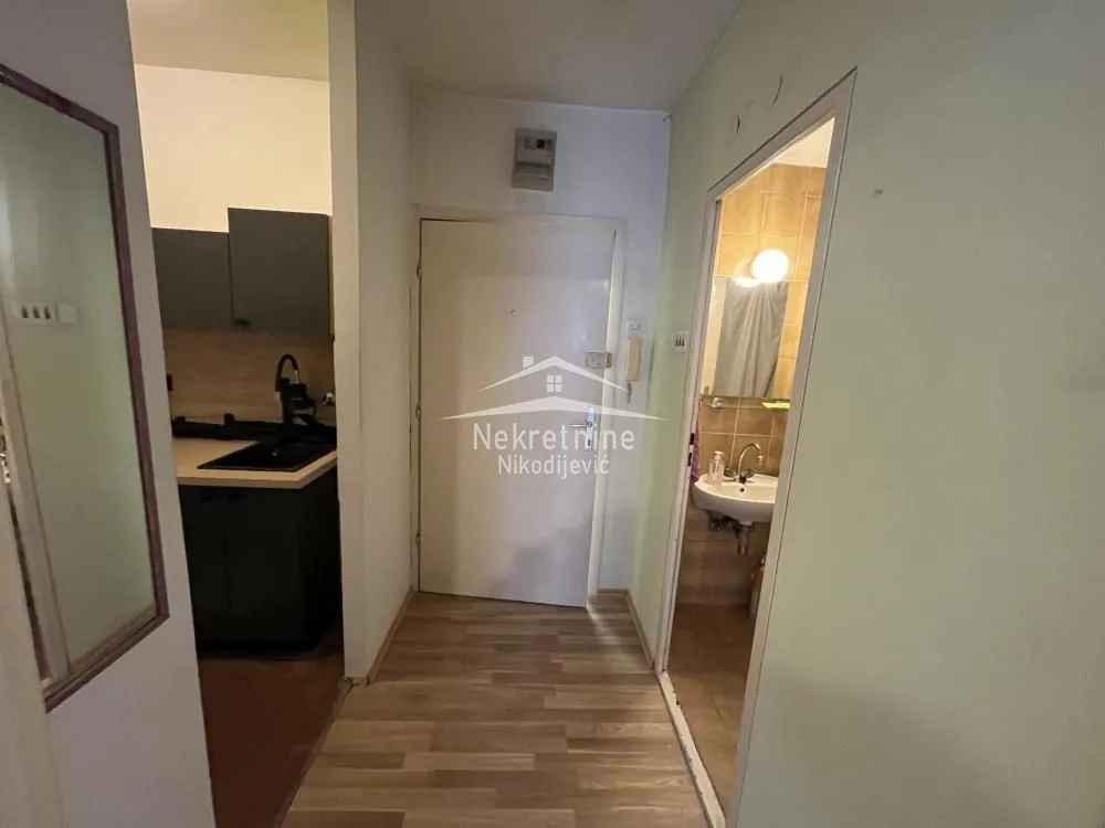 Izdavanje, jednosoban stan, 28m², Čukarička Padina, Beograd