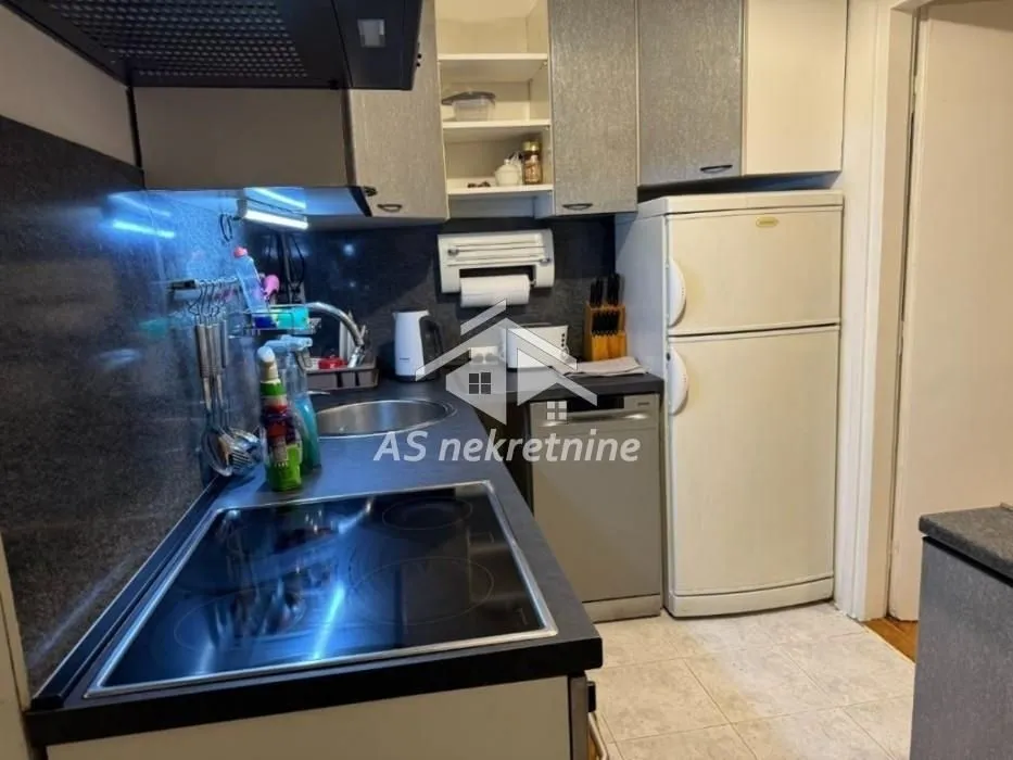 Izdavanje, četvorosoban stan, 79m², Autokomanda, Voždovac Sve Podlokacije