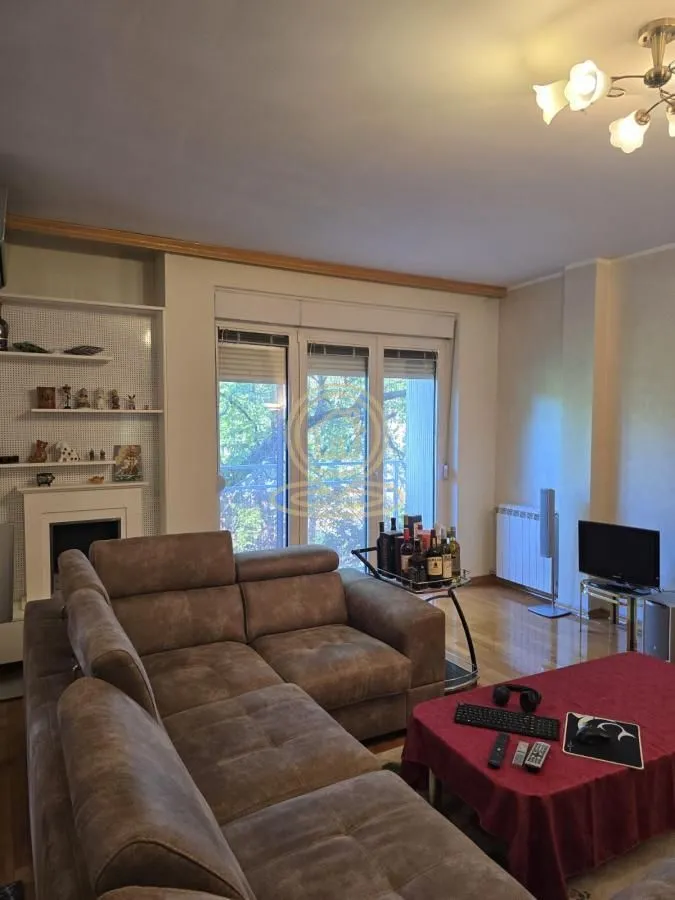 Izdavanje, dvosoban stan, 95m², Grbavica, Novi Sad Sve Podlokacije