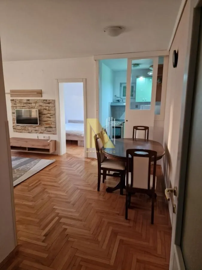 Izdavanje, dvosoban stan, 51m², Bulevar Evrope, Novi Sad Sve Podlokacije