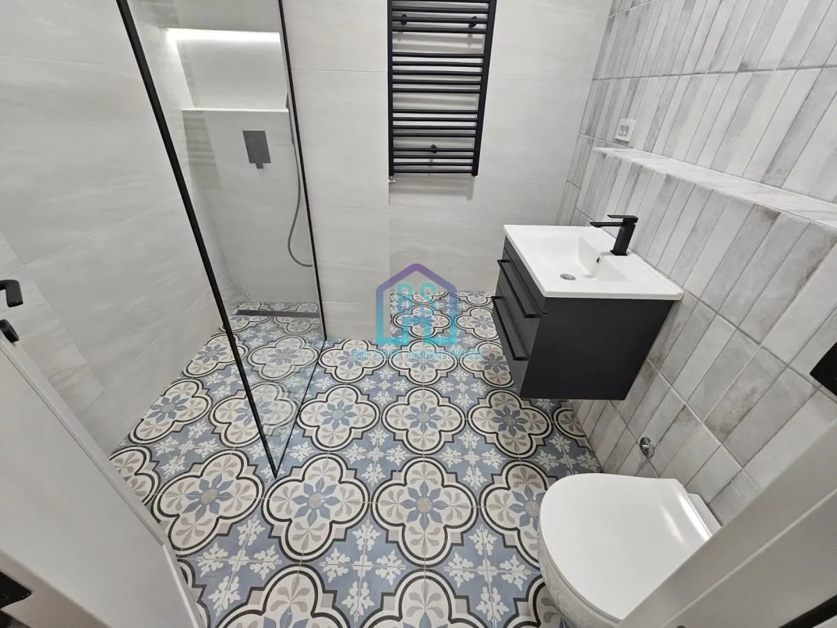 Prodaja, trosoban stan, 75m², Stari grad, Novi Sad