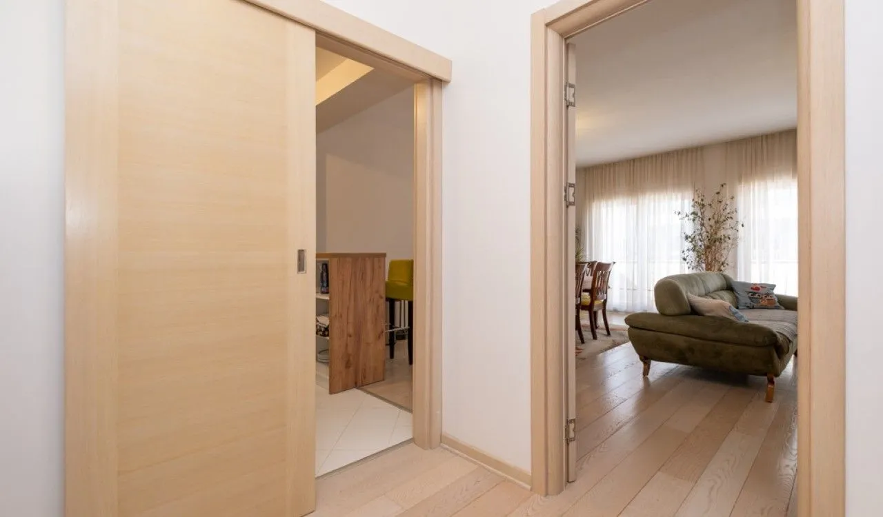 Izdavanje, dvosoban stan, 105m², Momišići, Podgorica