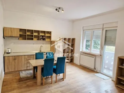 Izdavanje, poslovni prostor, 72m², Kalenić Pijaca, Vračar Sve Podlokacije - image 3