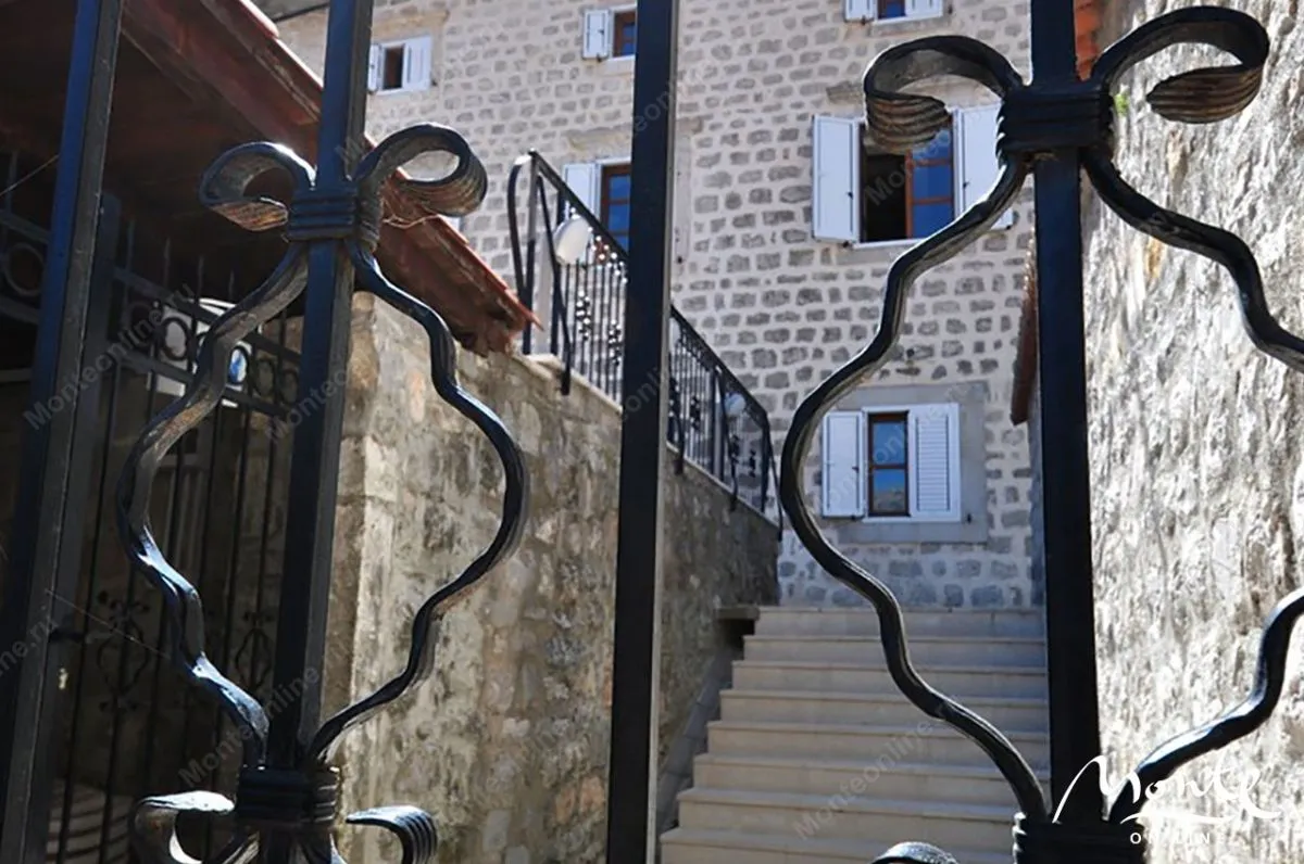 Prodaja, kuća, 327m², Stoliv, Kotor