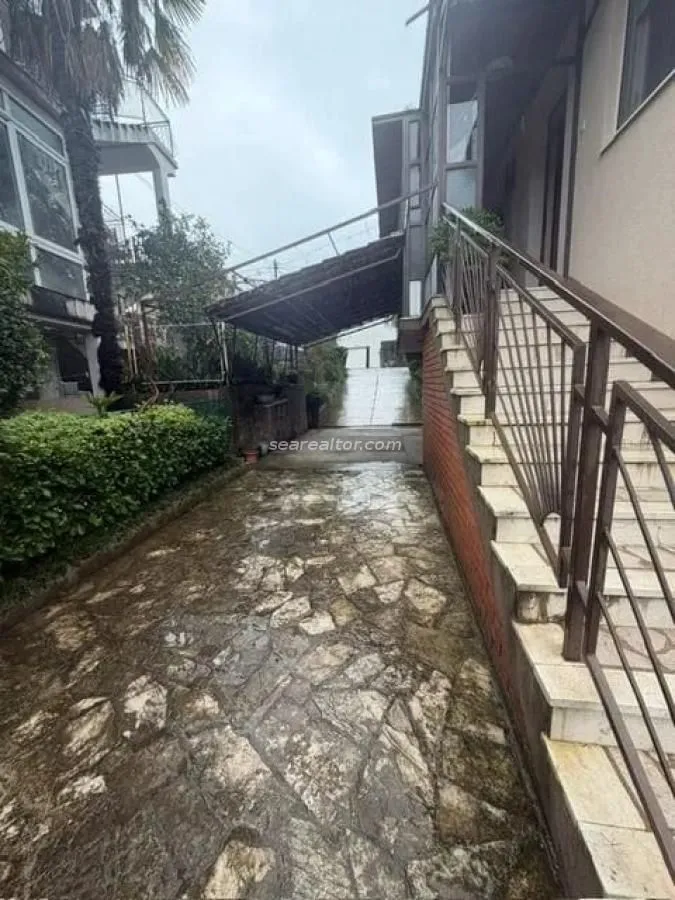 Izdavanje, dvosoban stan, 100m², Centar, Tivat