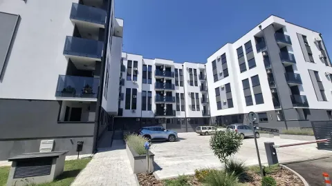 Prodaja, jednosoban stan, 37m², Bulevar Evrope, Novi Sad Sve Podlokacije - image 2
