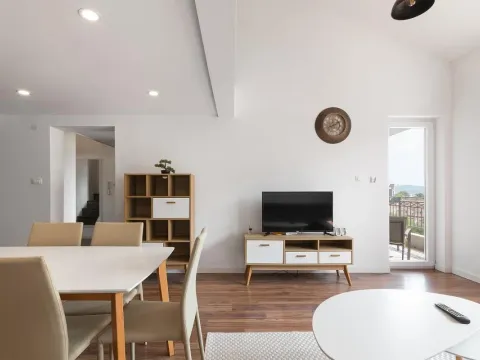 Prodaja, dvosoban stan, 92m², Seljanovo, Tivat - image 8