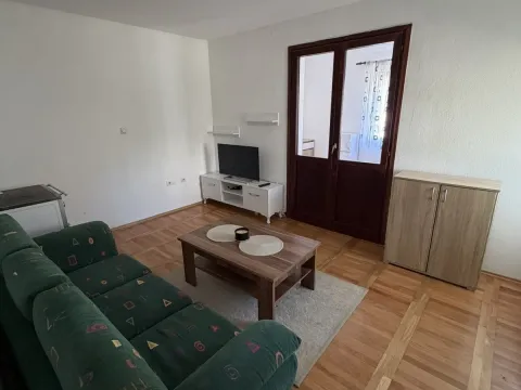 Izdavanje, jednosoban stan, 45m², Zlatica, Podgorica - image 2