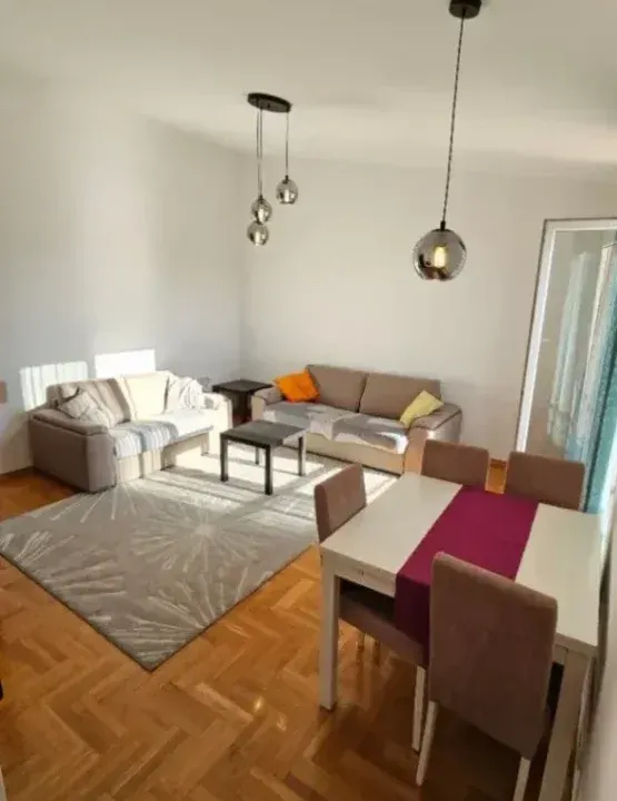 Izdavanje, dvosoban stan, 65m², Stari Aerodrom, Podgorica