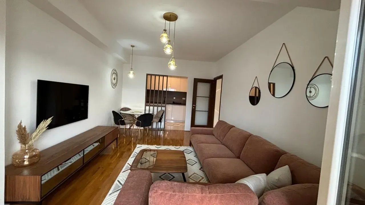 Izdavanje, dvosoban stan, 78m², City Kvart, Podgorica