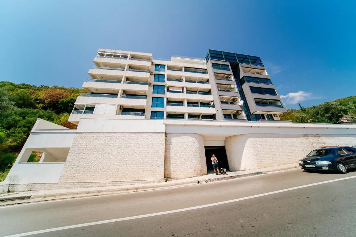 Prodaja, trosoban stan, 234m², Bečići, Budva