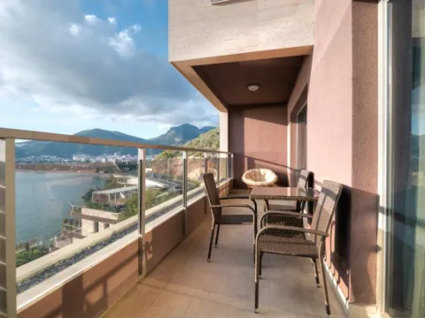 Sale, two bedroom apartment, 56m², Bečići, Budva - image 1