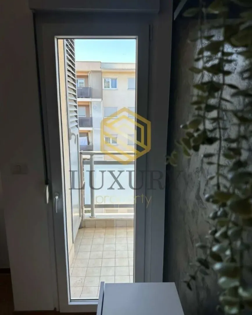 Izdavanje, dvosoban stan, 64m², City Kvart, Podgorica