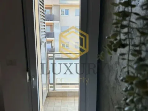 Izdavanje, dvosoban stan, 64m², City Kvart, Podgorica - image 2