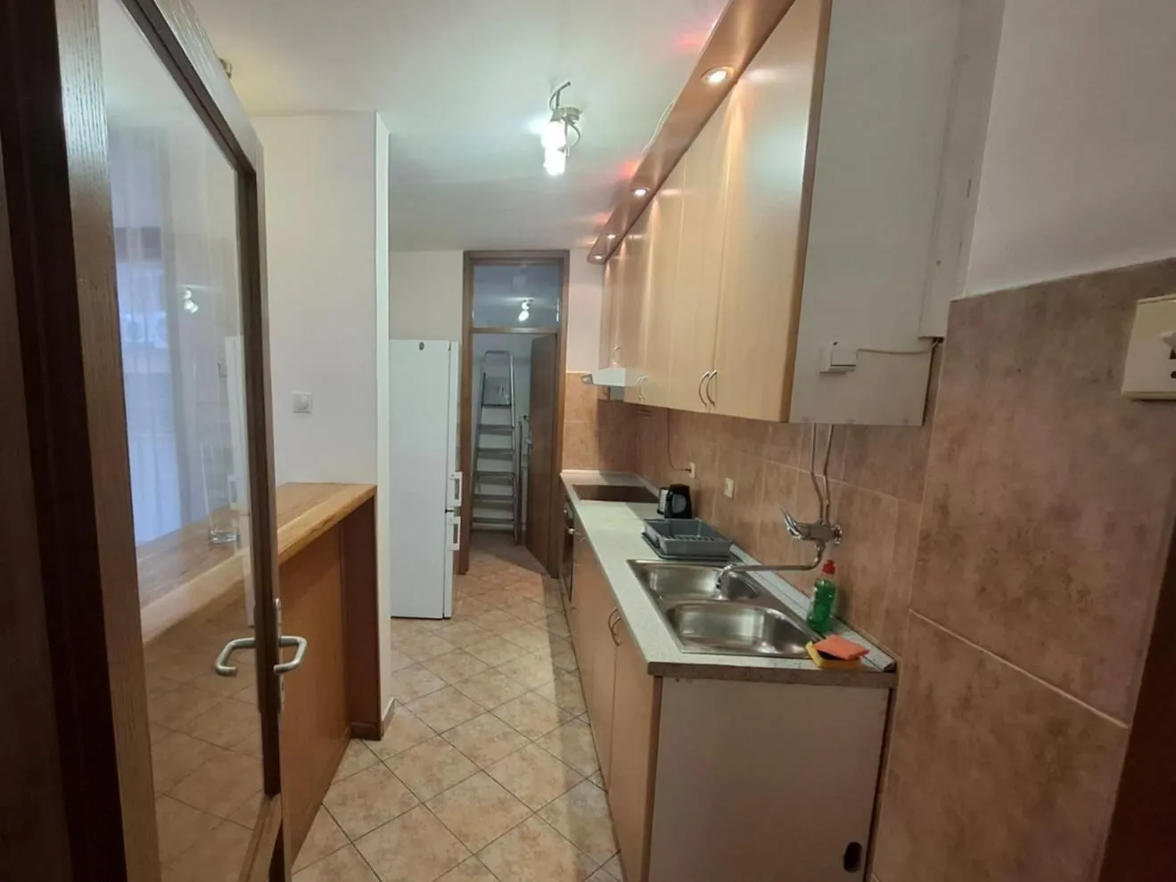 Izdavanje, trosoban stan, 95m², Vračar Sve Podlokacije, Beograd
