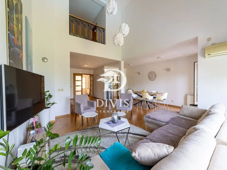 Sale, house, 302m², Višnjička Banja, Palilula Sve Podlokacije