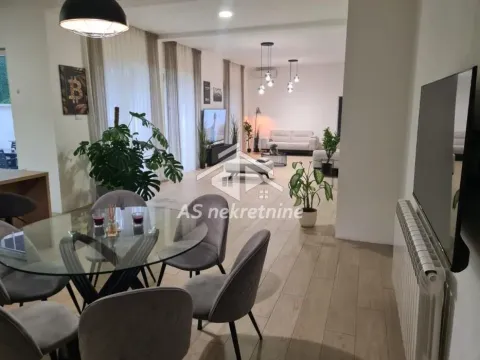 Izdavanje, stan, 240m², Savski Venac, Beograd - image 10