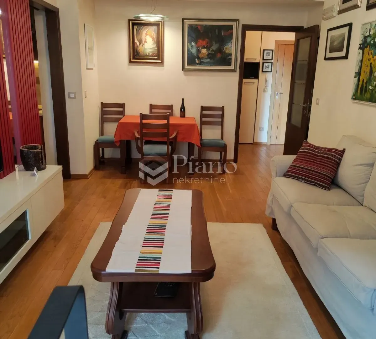Izdavanje, dvosoban stan, 62m², Podgorica, Crna Gora
